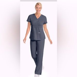 Greys Anatomy Scrub set. Size medium top size small bottoms.